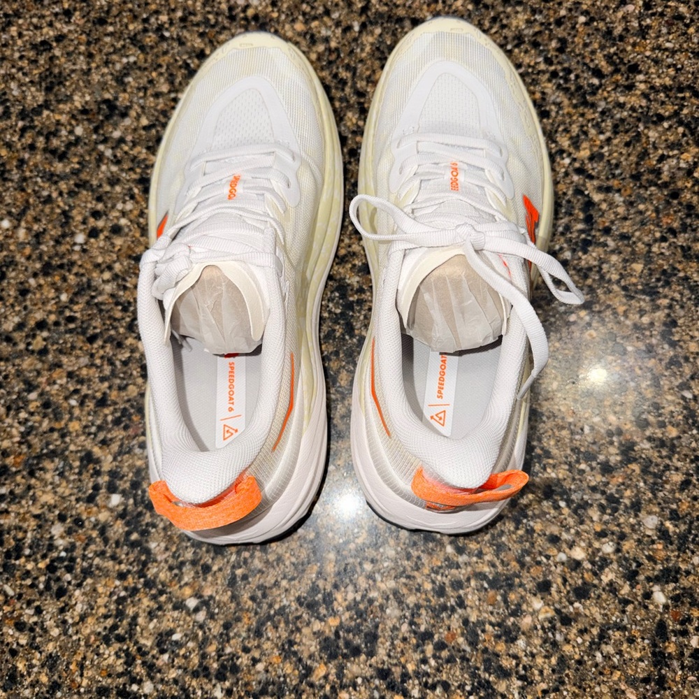 NEW Hoka Women's Speedgoat 6 White Neon Tangerine - Picture 3 of 5
